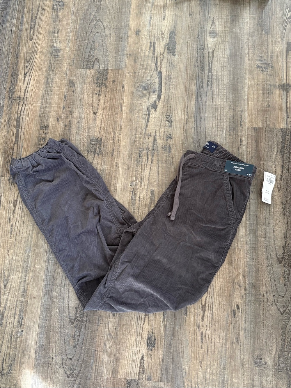 Hollister Parachute baggy pants NWT
